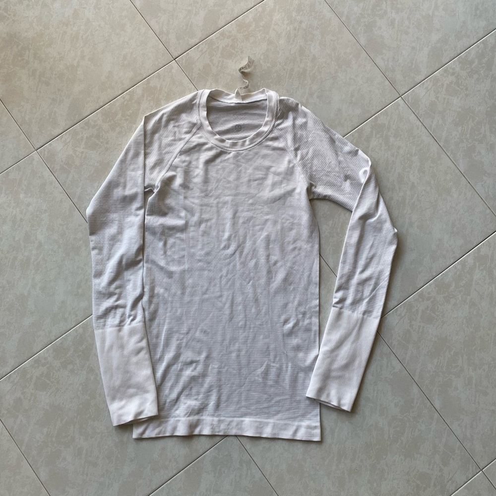 Size 2 full length swiftly tech long sleeve